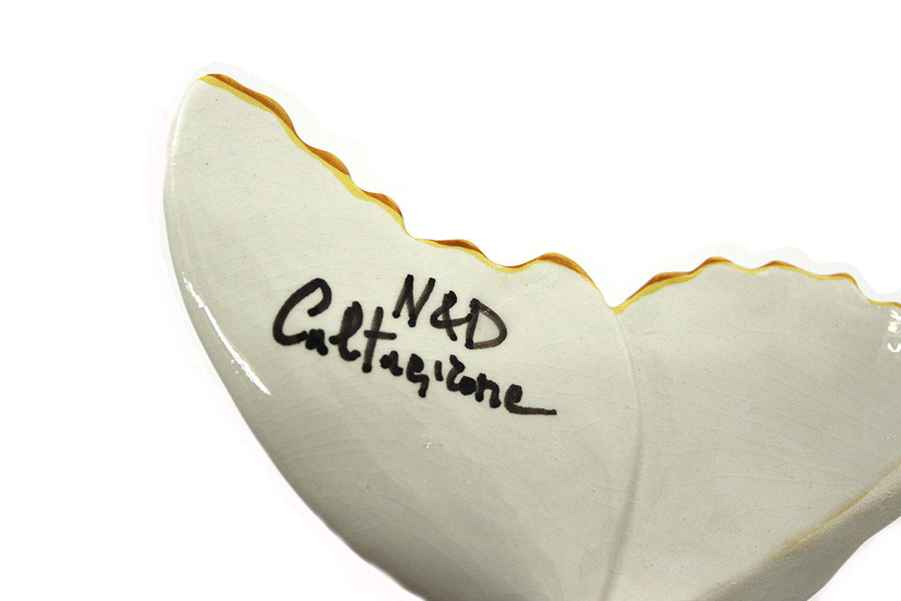 Farfalla in ceramica siciliana di caltagirone realizzata e decorata a mano