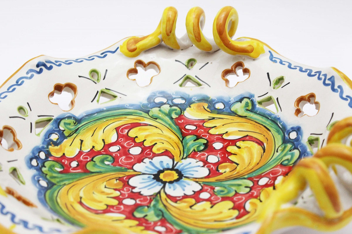 Centrotavola piccolo in ceramica decorata a mano da ceramisti siciliani fiore rosso art 7