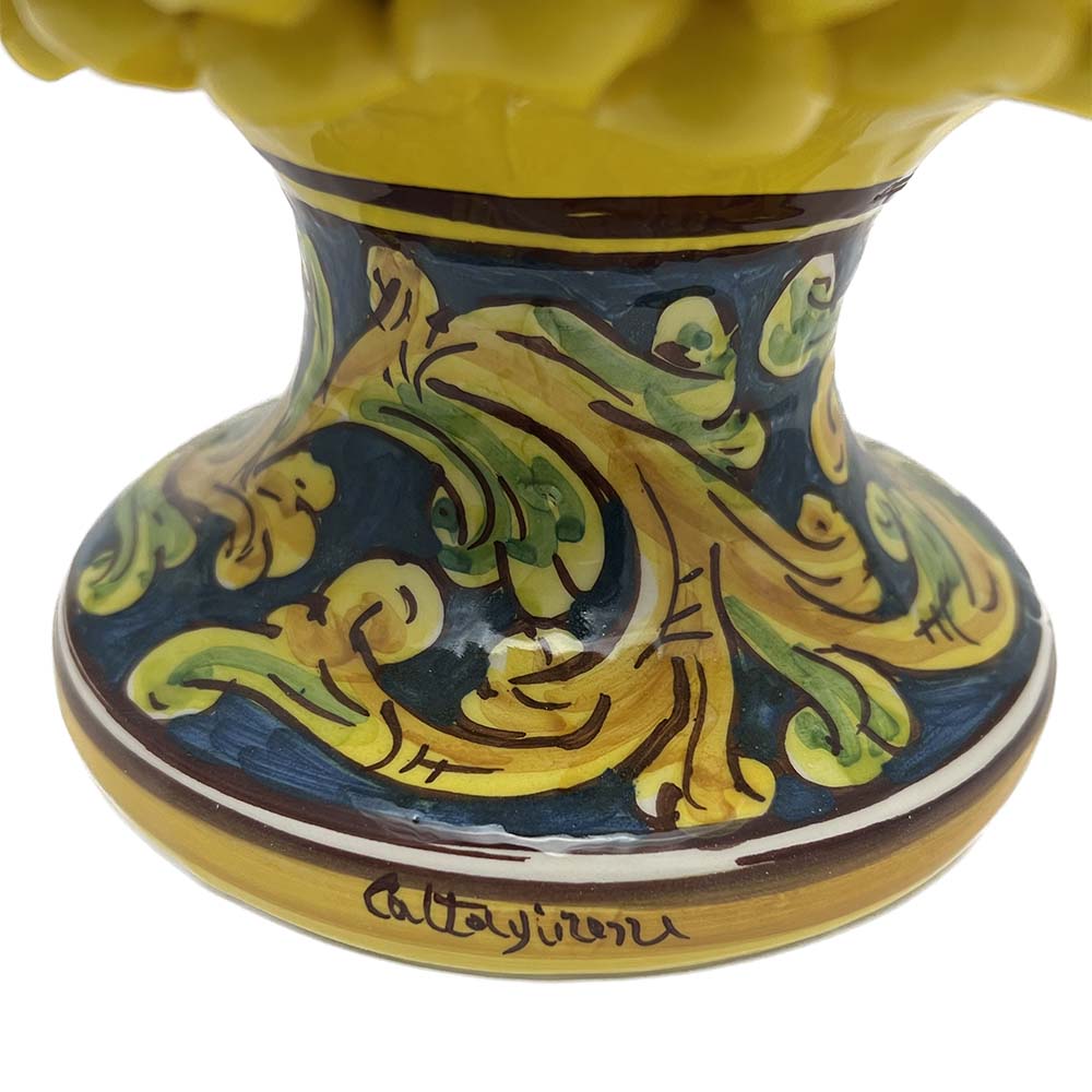 Pigna decorativa in ceramica di Caltagirone dipinta e decorata a mano giallo H 30 cm