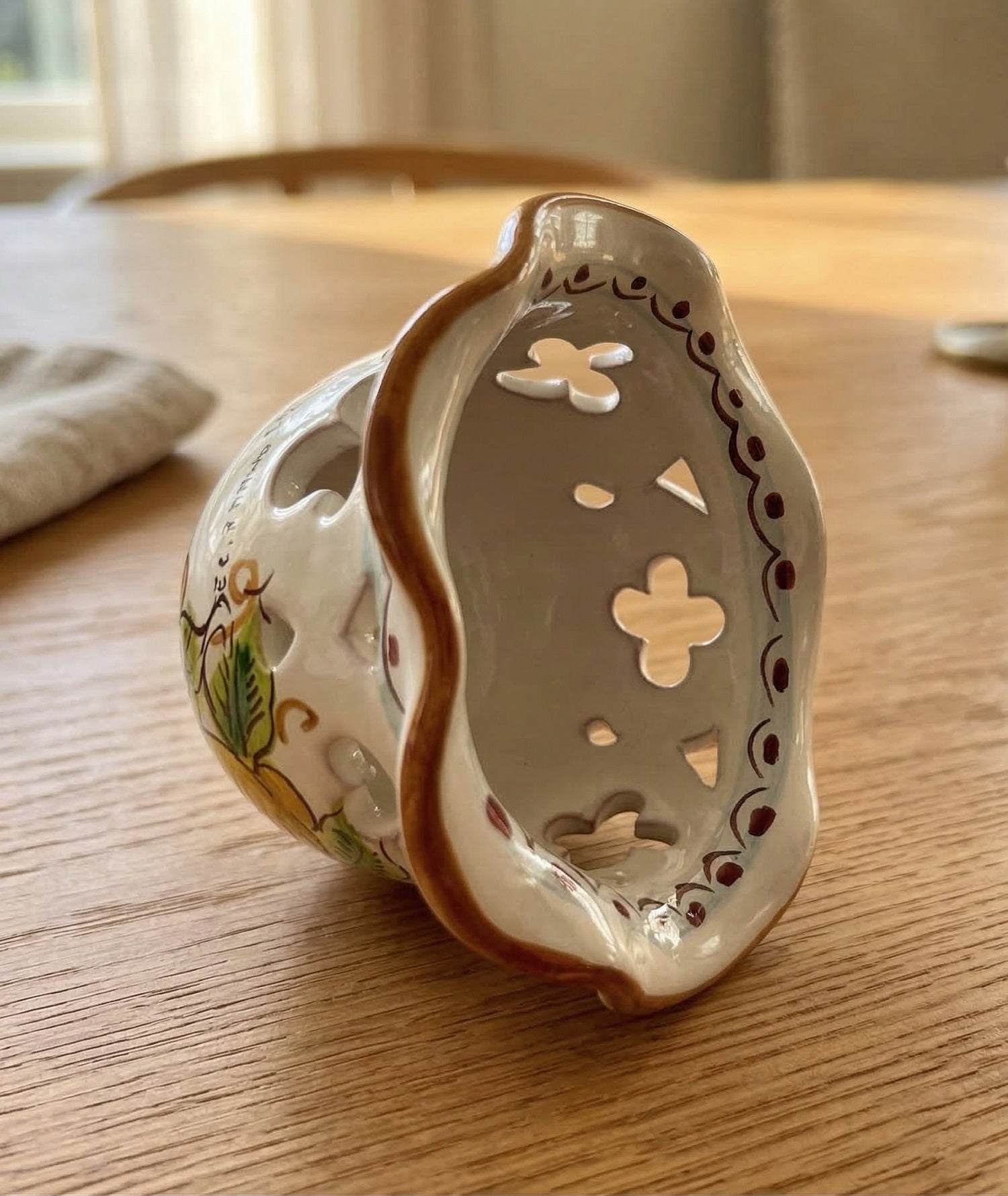 Coppa in ceramica per lampadario applique plafoniera decorata realizzata e firmato a mano art. limoni