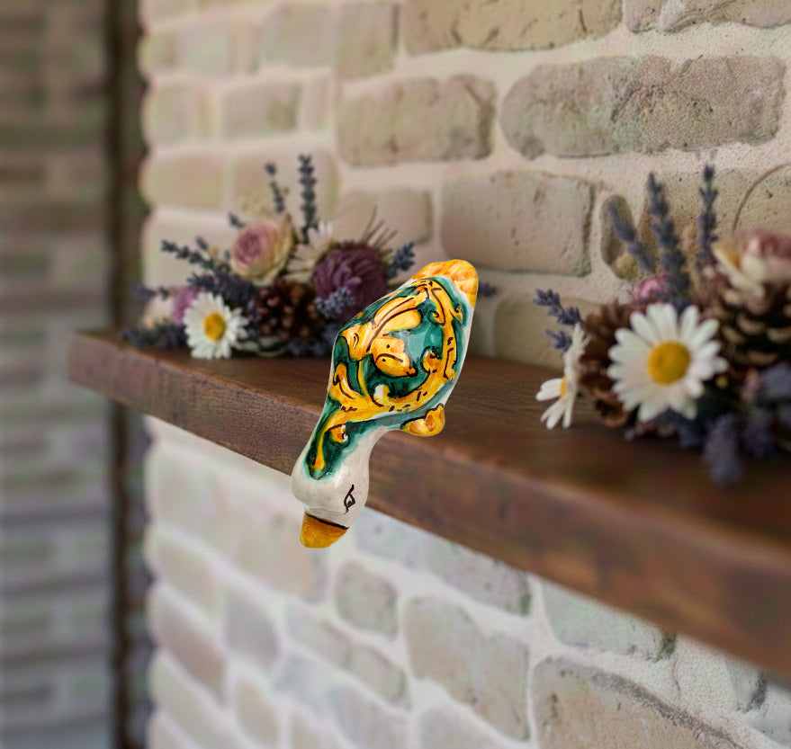 Papera in ceramica siciliana di santo stefano di camastra realizzata e decorata totalmente a mano art. gianluca