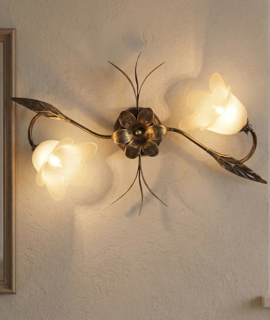 Plafoniera da soffitto classica a 2 luci in ferro battuto e vetro realizzata e decorata artigianalmente coll. ralph