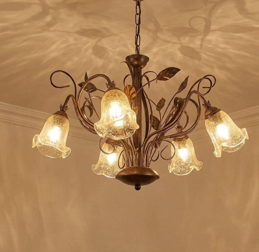 Lampadario a 5 luci classico in ferro battuto e vetro realizzato e decorato artigianalmente coll. cox
