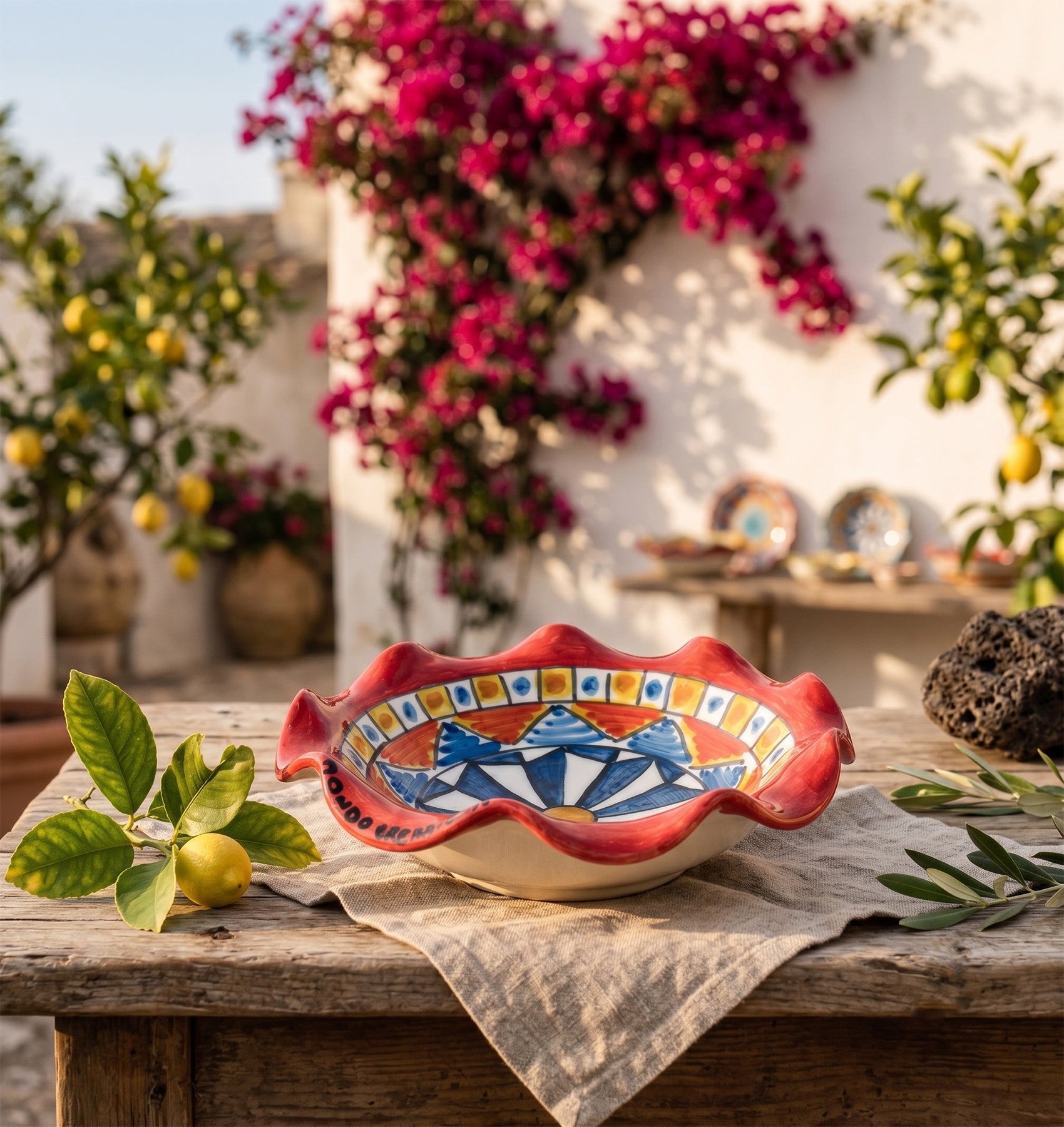 Ciotola in ceramica siciliana di Caltagirone decorata a mano art 21