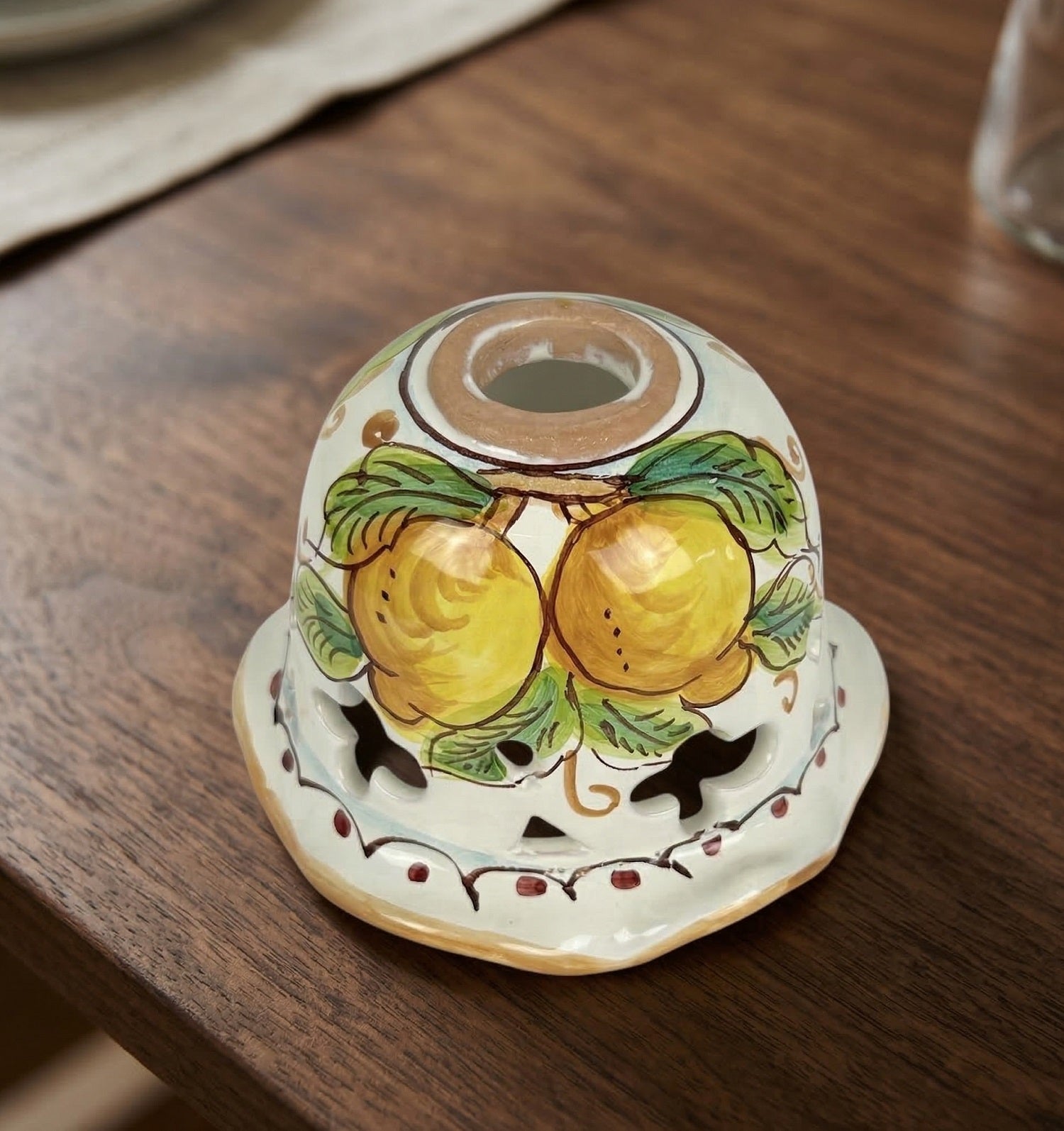 Coppa in ceramica per lampadario applique plafoniera decorata realizzata e firmato a mano art. limoni