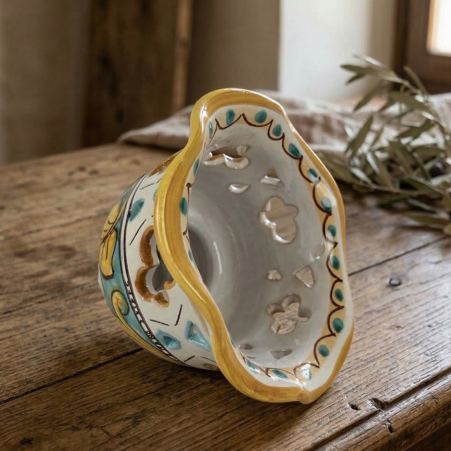 Coppa in ceramica per lampadario applique plafoniera decorata realizzata e firmato a mano art. martina