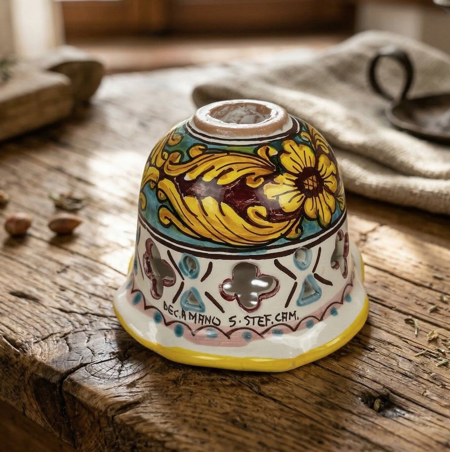 Coppa in ceramica per lampadario applique plafoniera decorata realizzata e firmato a mano art. giulia