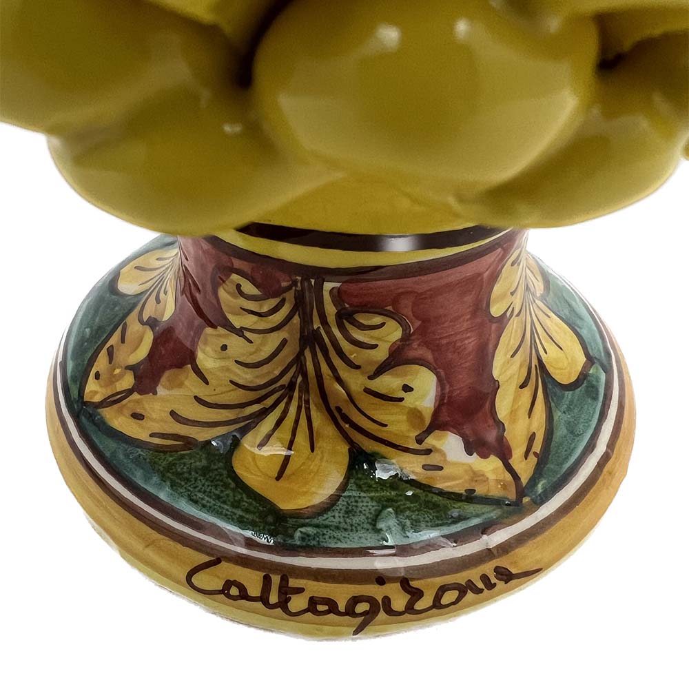 Pigna decorativa in ceramica di Caltagirone dipinta e decorata a mano giallo H 21 cm