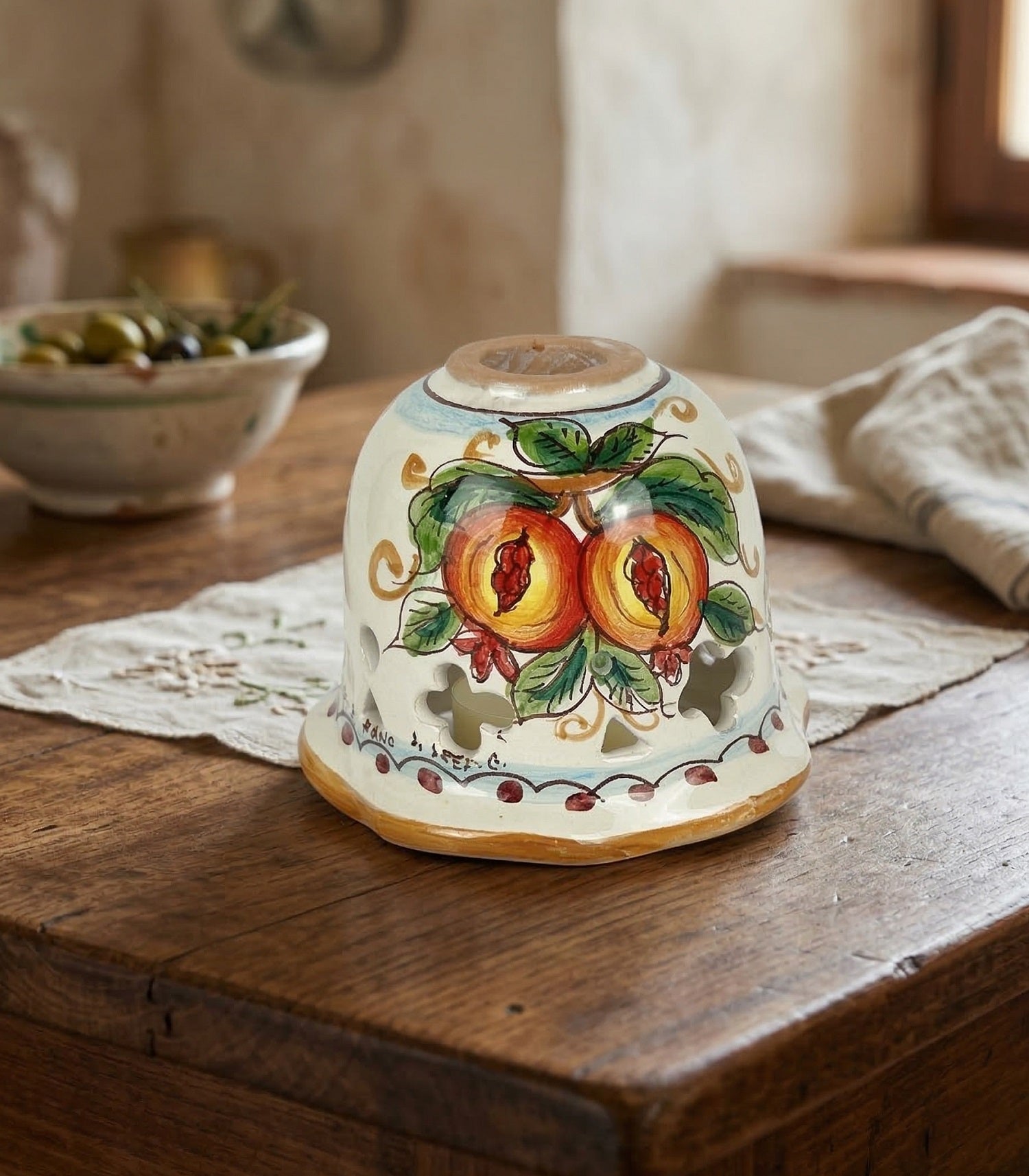 Coppa in ceramica per lampadario applique plafoniera decorata realizzata e firmato a mano art. melograno