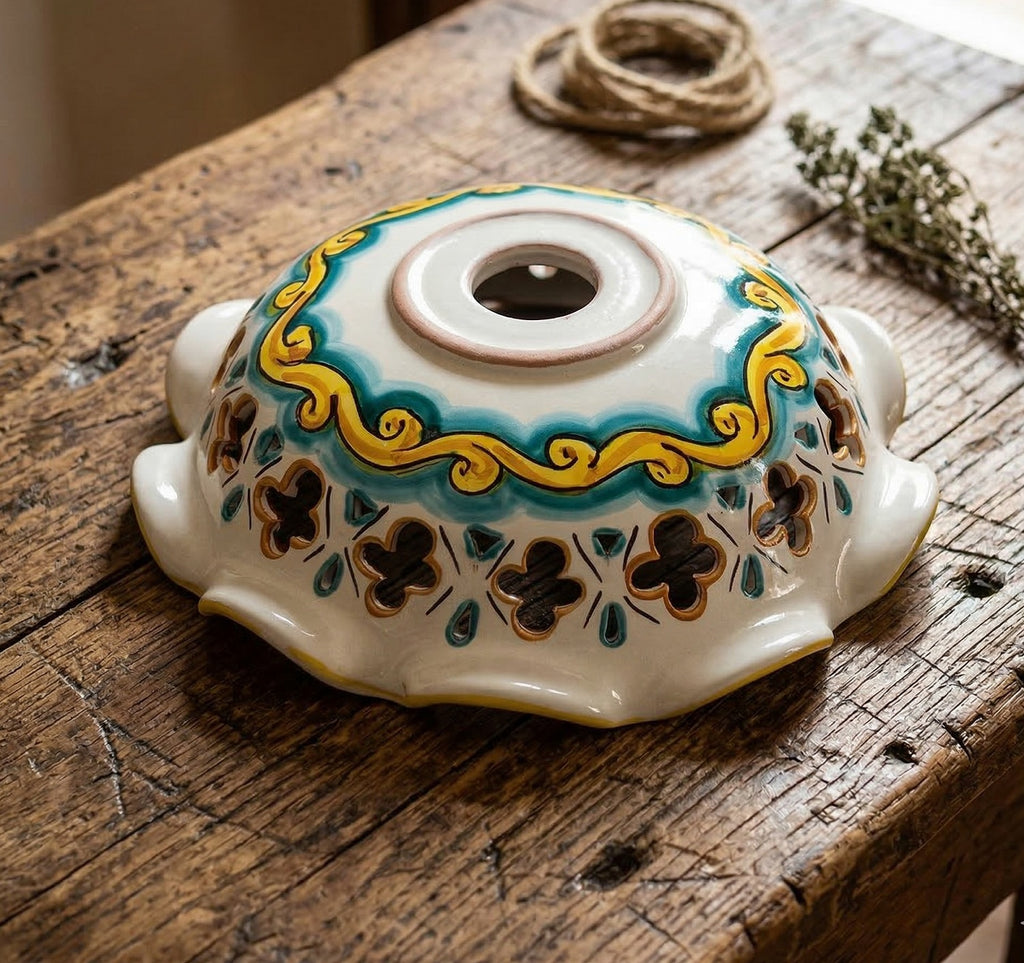 Piatto in ceramica per lampadario decorato realizzato e firmato a mano sospensione art. martina