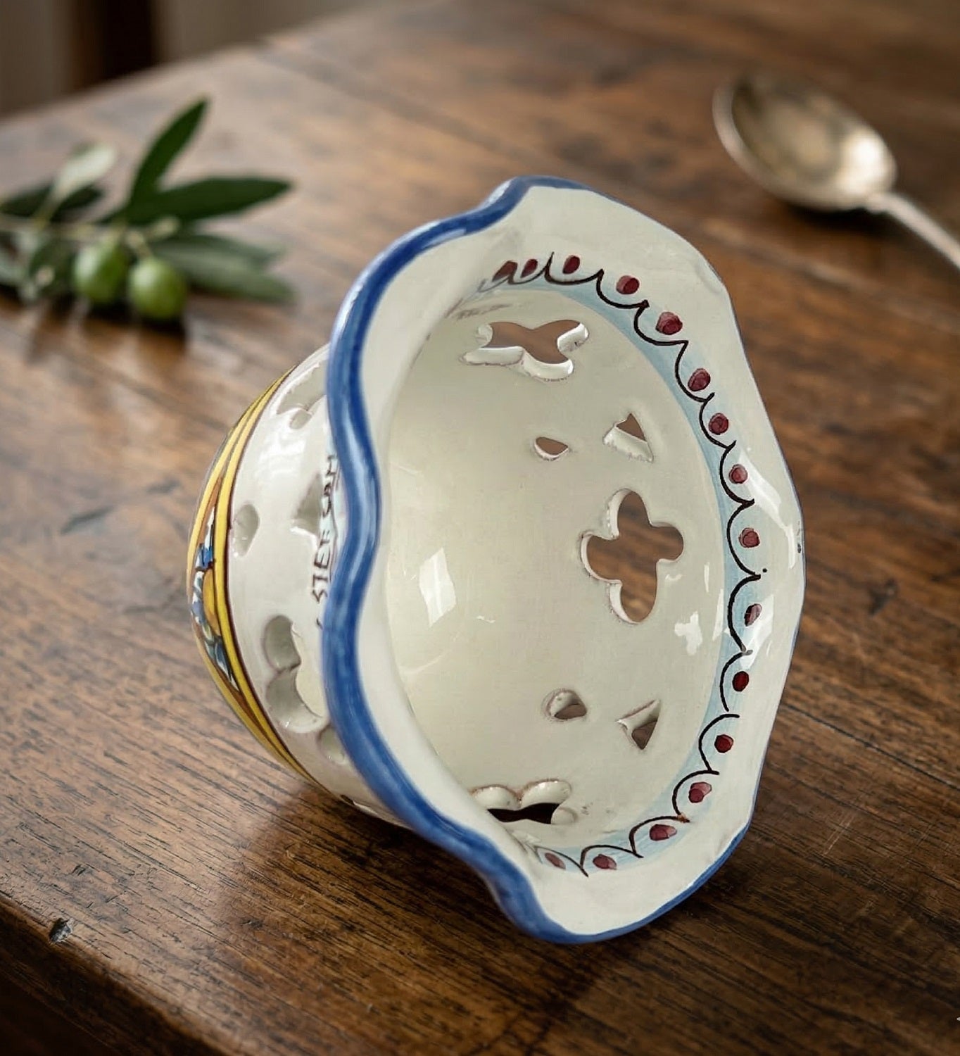 Coppa in ceramica per lampadario applique plafoniera decorata realizzata e firmato a mano art. stella