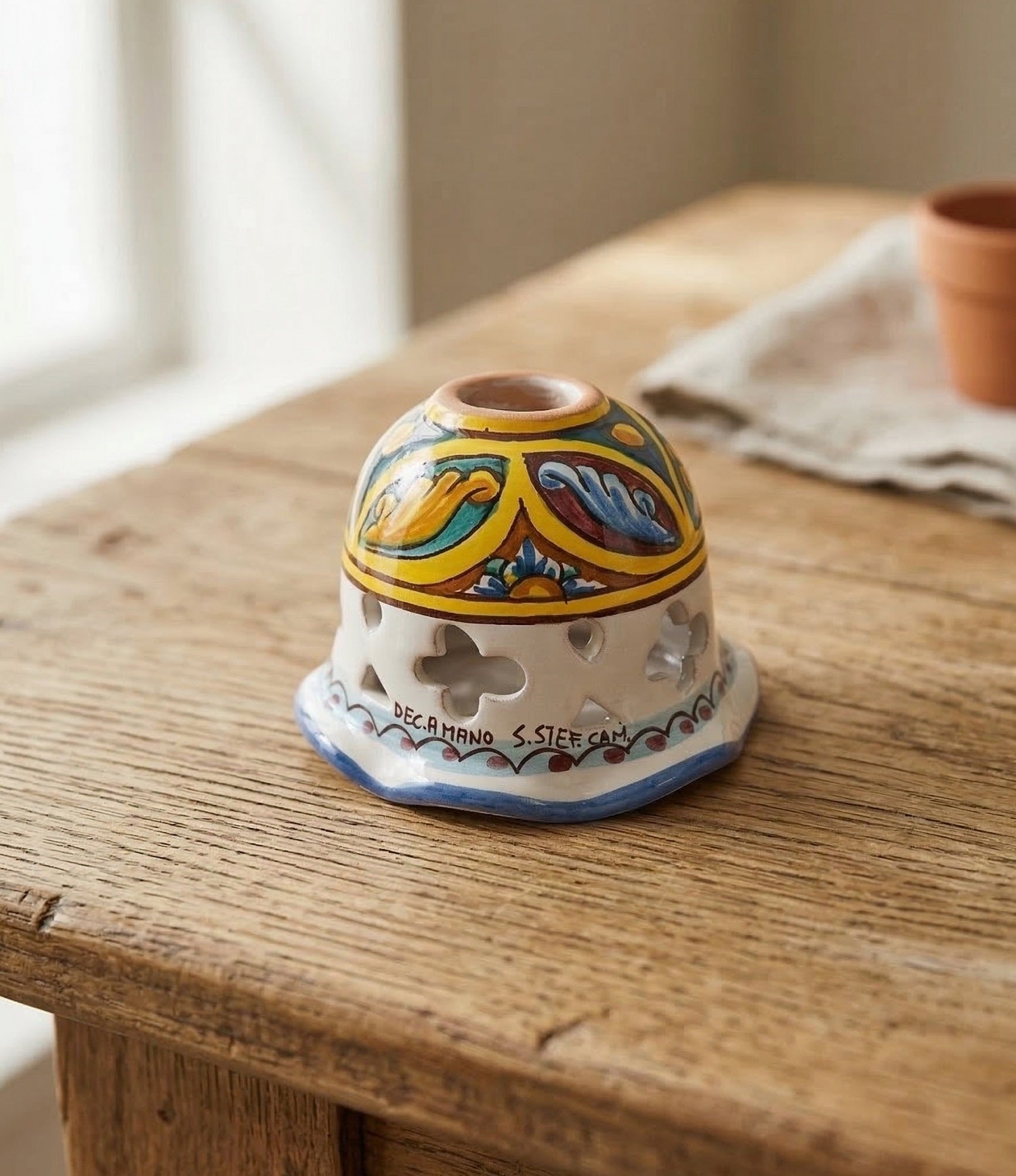 Coppa in ceramica per lampadario applique plafoniera decorata realizzata e firmato a mano art. stella