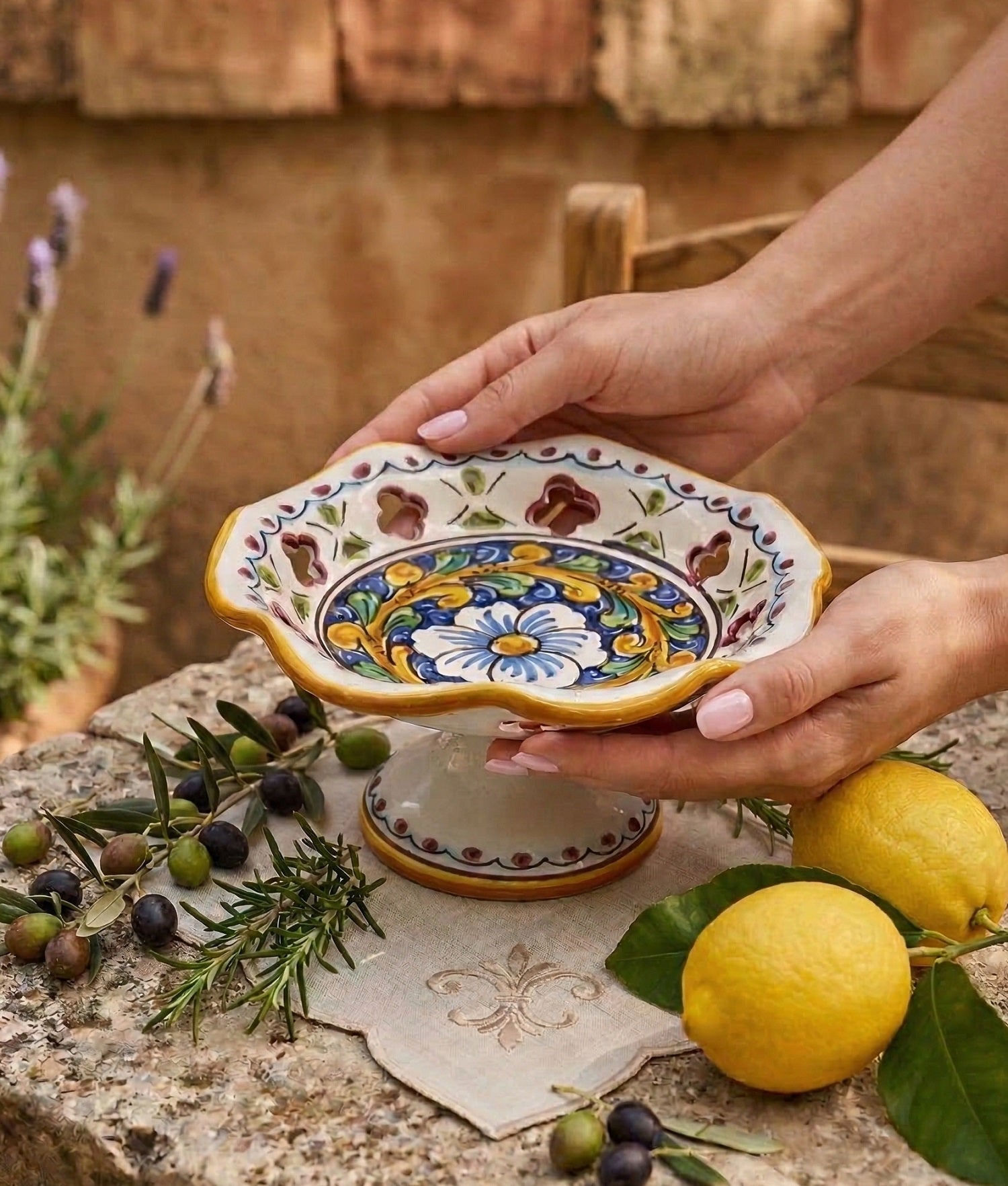 Centrotavola alzata piccola in ceramica decorata a mano da ceramisti siciliani barocco art 5