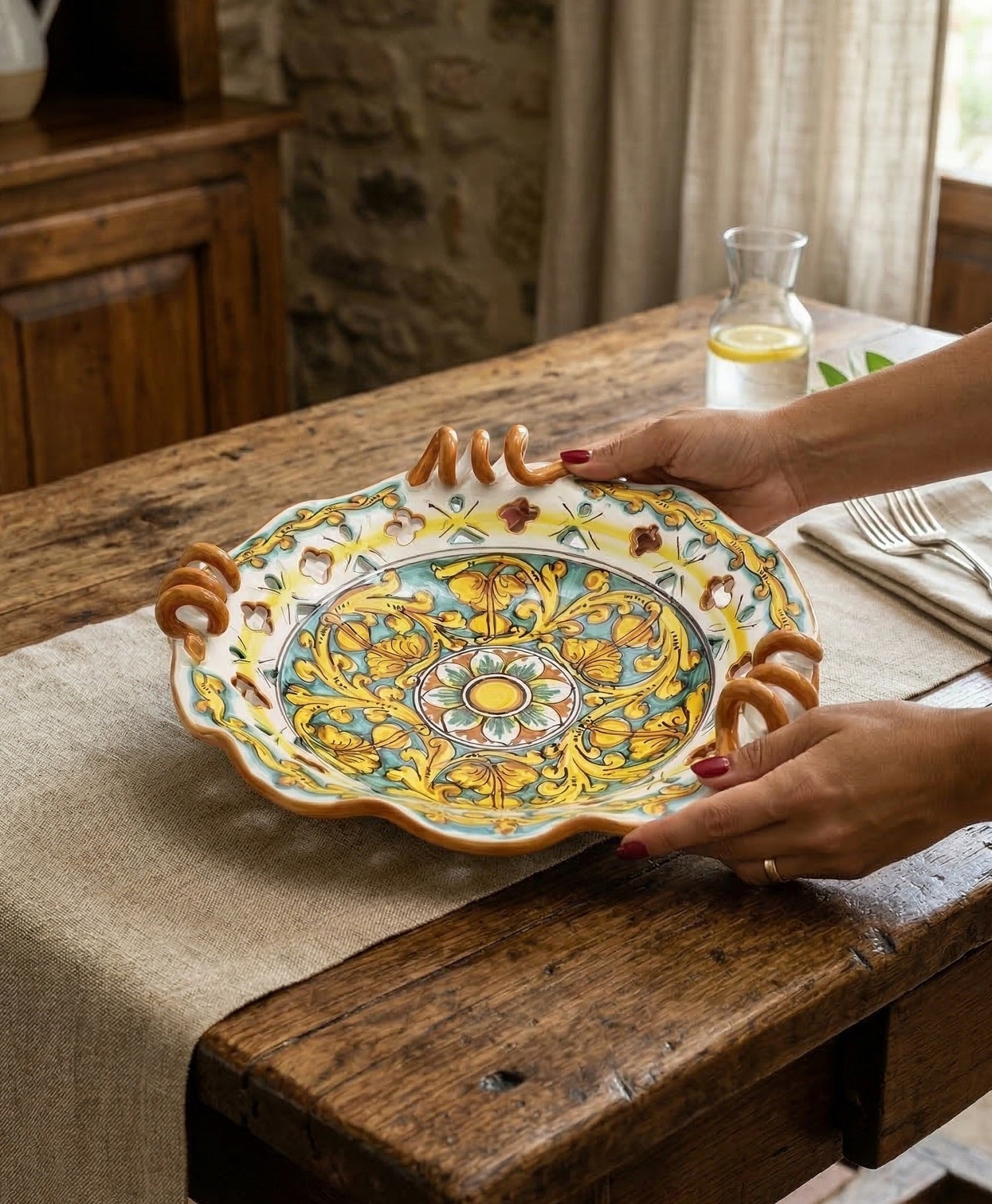 Large ceramic centerpiece hand decorated by Sicilian ceramists Gianluca Art 6