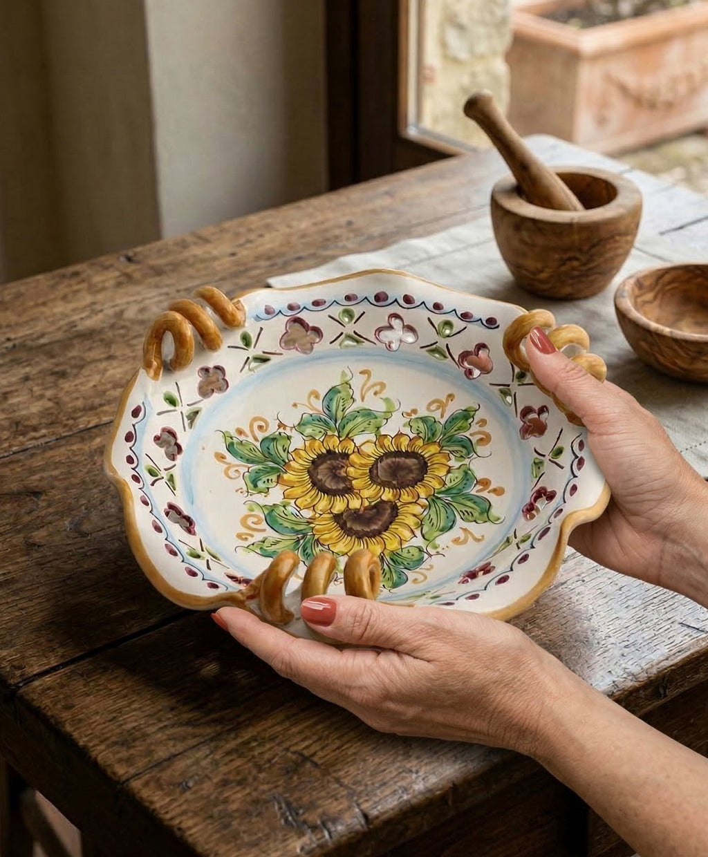 Centrotavola piccolo in ceramica decorata a mano da ceramisti siciliani girasole art 7