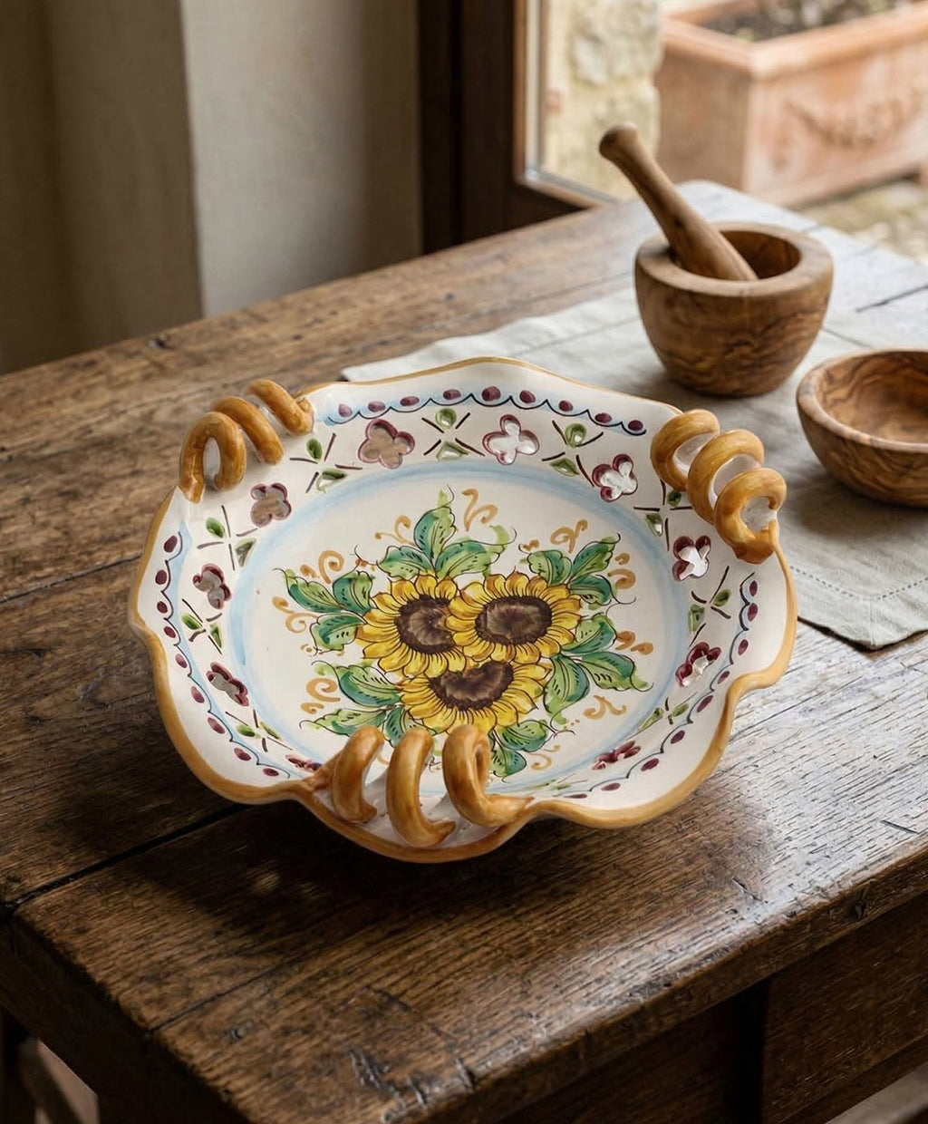 Centrotavola piccolo in ceramica decorata a mano da ceramisti siciliani girasole art 7
