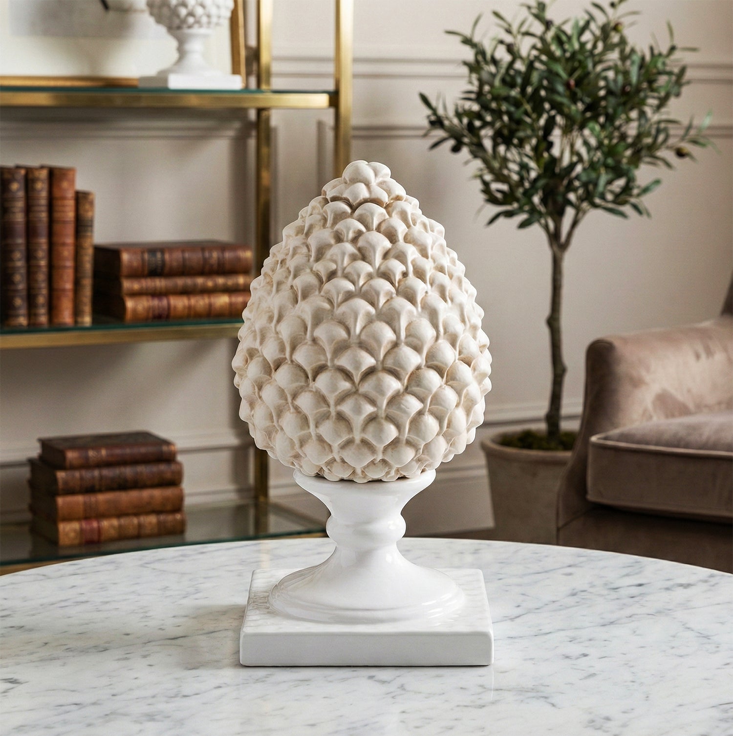 Pigna siciliana tortora base bianca realizzata e decorata a mano resina h13cm VL