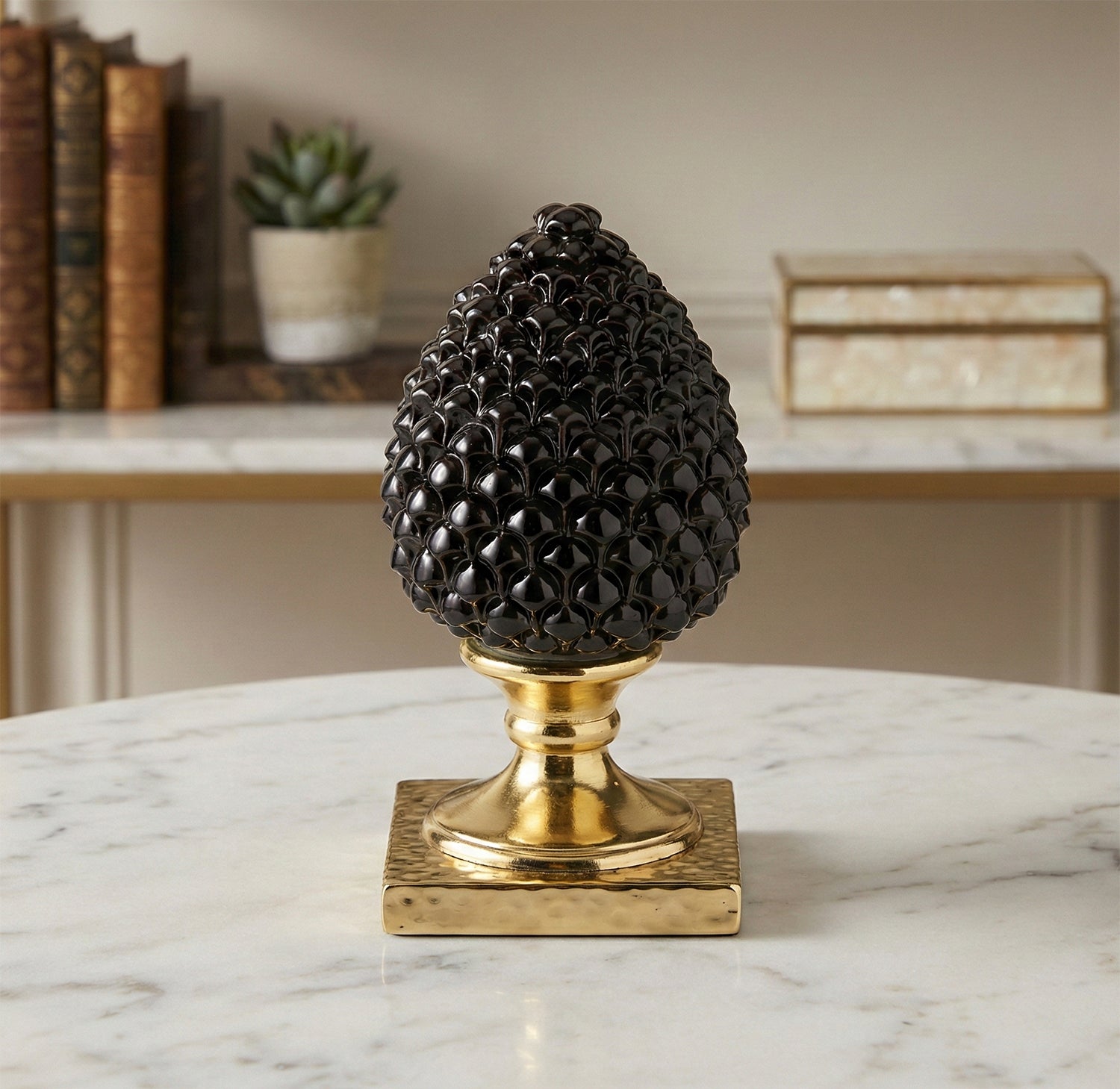 Black Sicilian pine cone gold base handcrafted and decorated resin h19cm VL