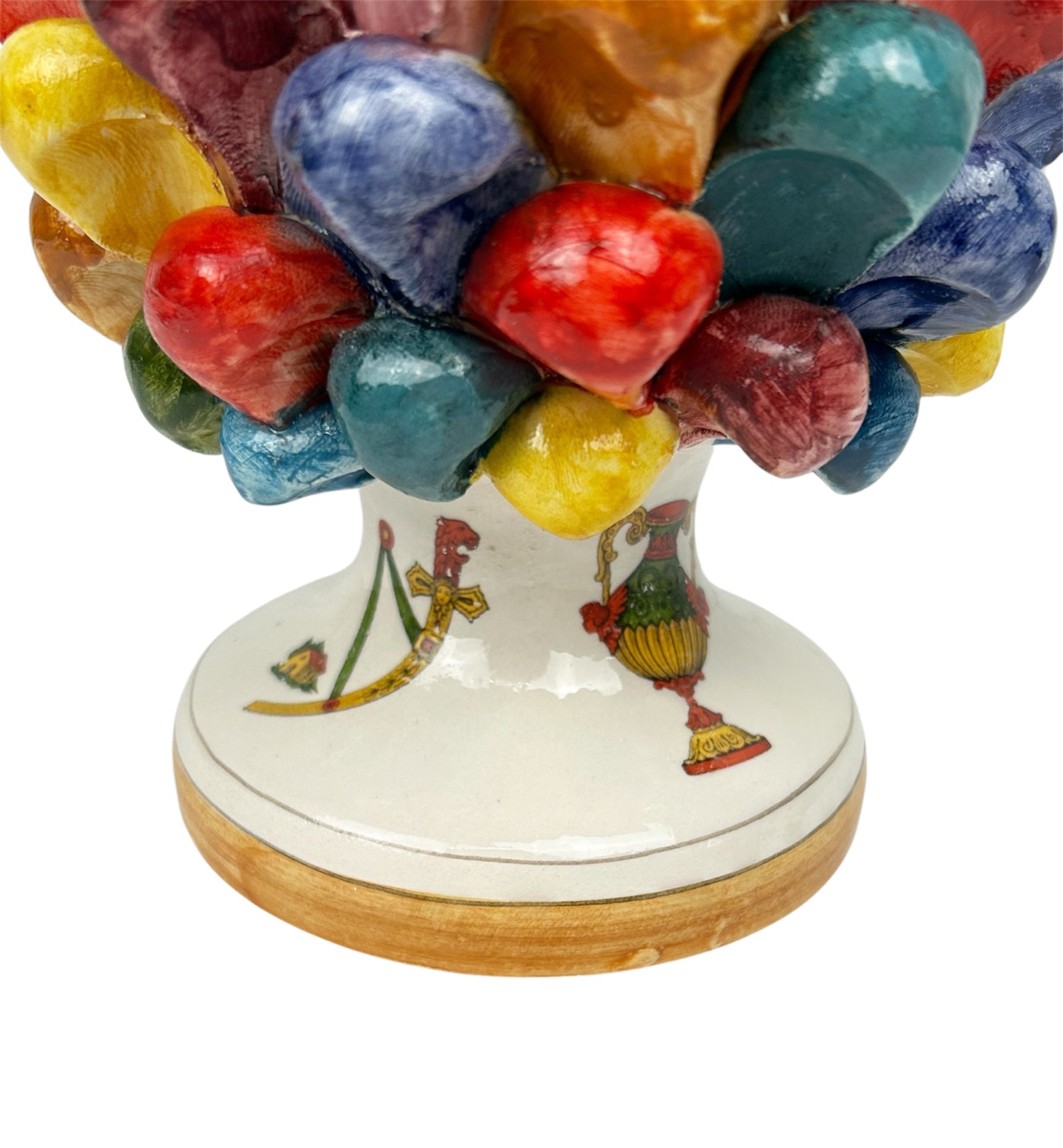 Pigna in ceramica siciliana di Caltagirone dipinta e decorata a mano multicolore carte siciliane H20