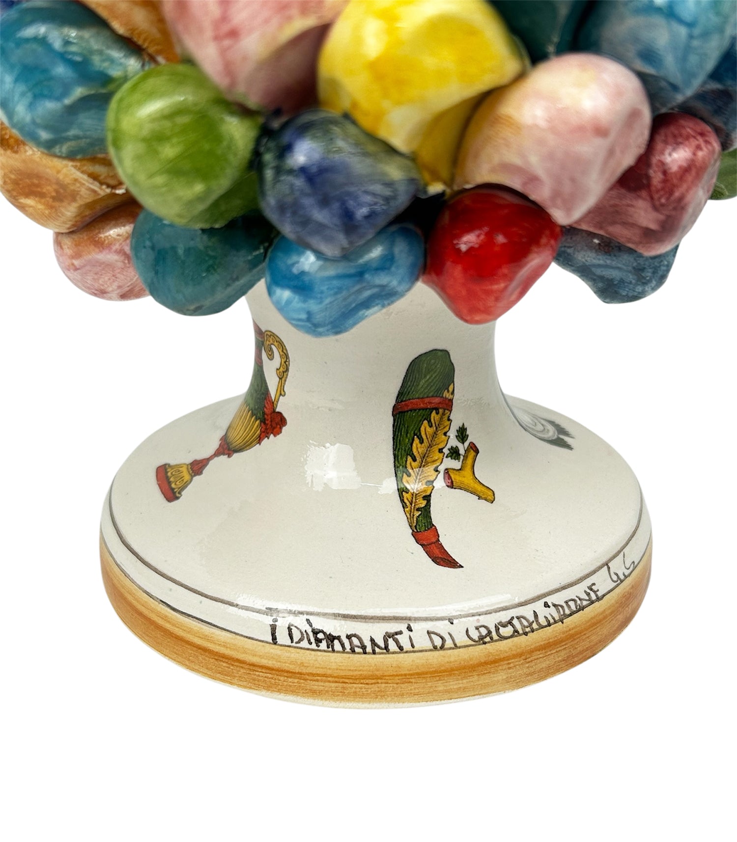 Pigna in ceramica siciliana di Caltagirone dipinta e decorata a mano multicolore carte siciliane H25