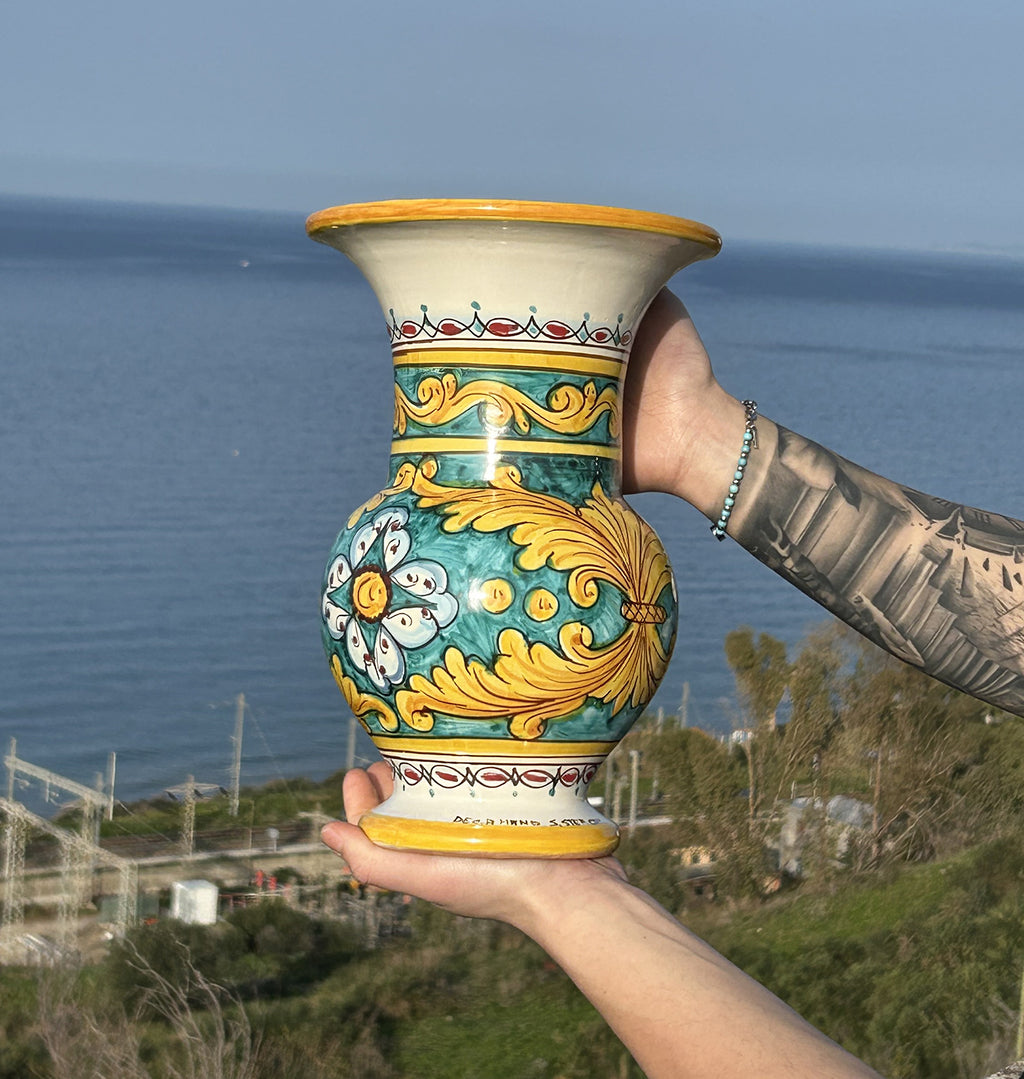 Vaso lavorato in ceramica decorata a mano da ceramisti siciliani gomes art 29
