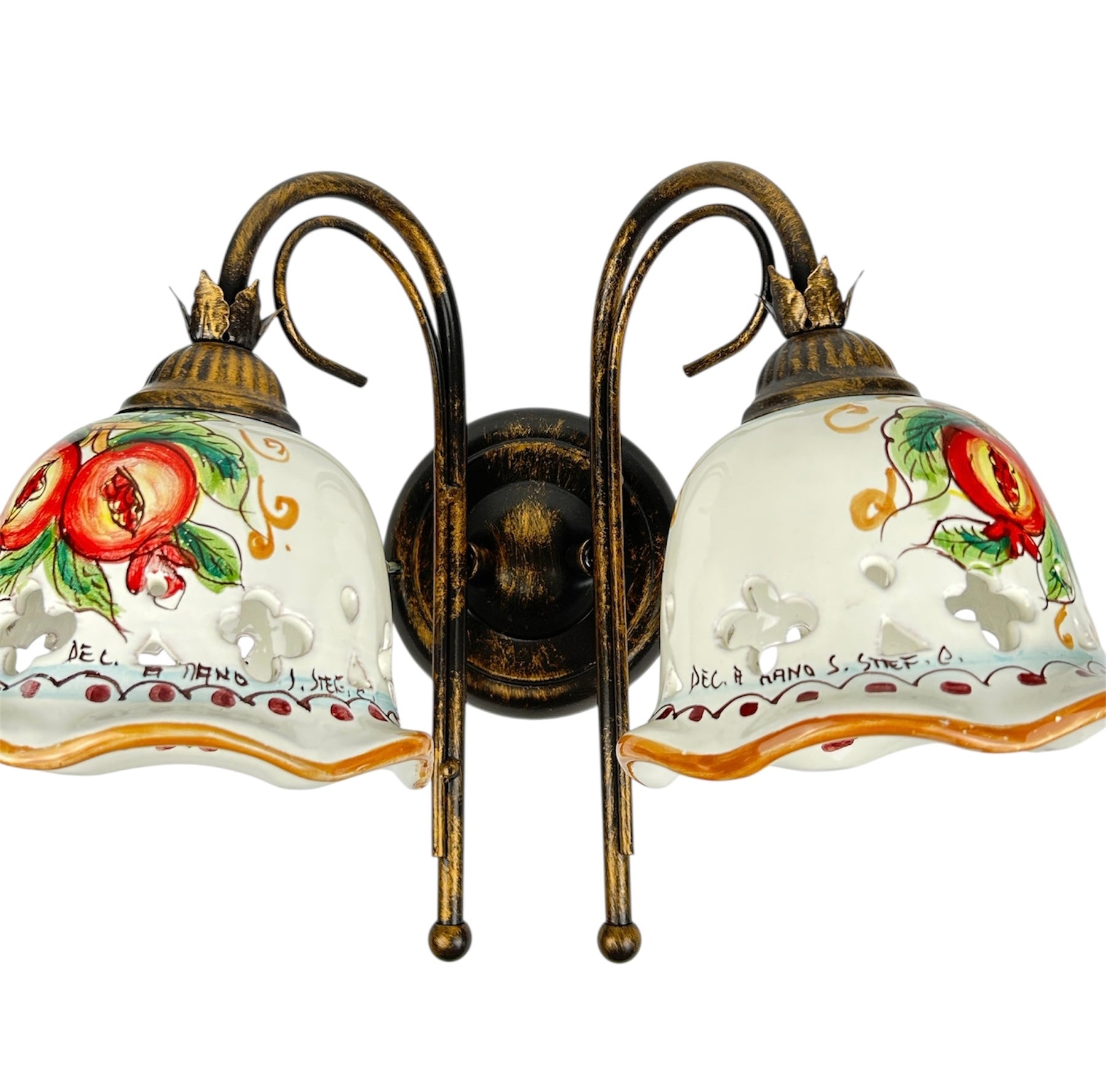 Applique da parete a 2 luci in ferro battuto e ceramica siciliana realizzato e decorato artigianalmente a mano art. melograno