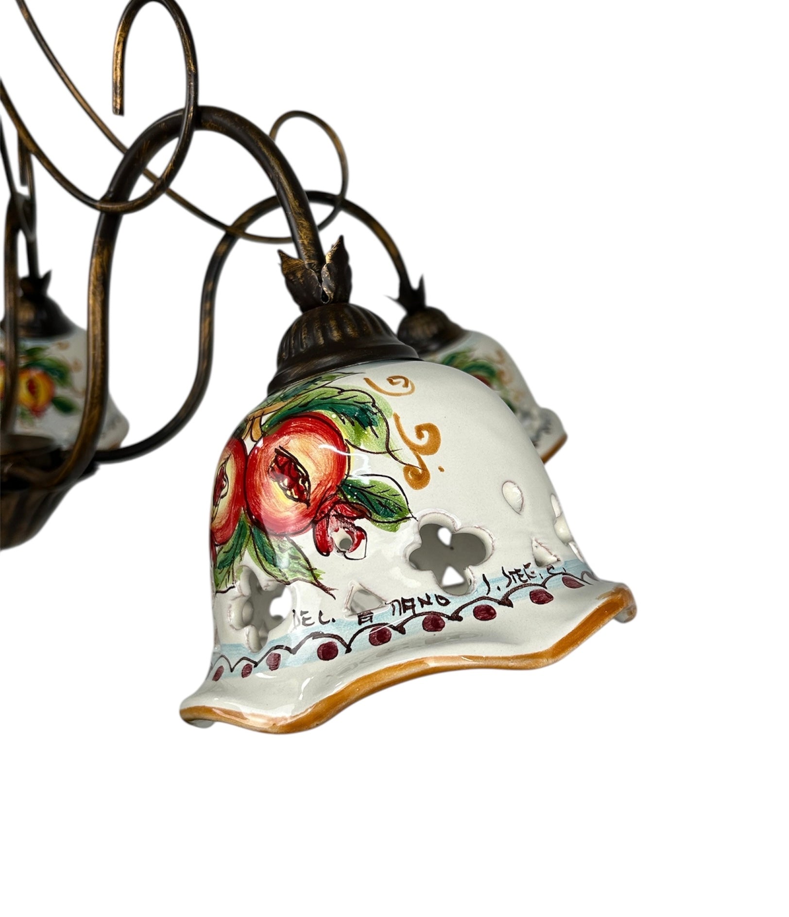 Lampadario a 5 luci in ferro battuto e ceramica siciliana realizzato e decorato artigianalmente coll. melograno