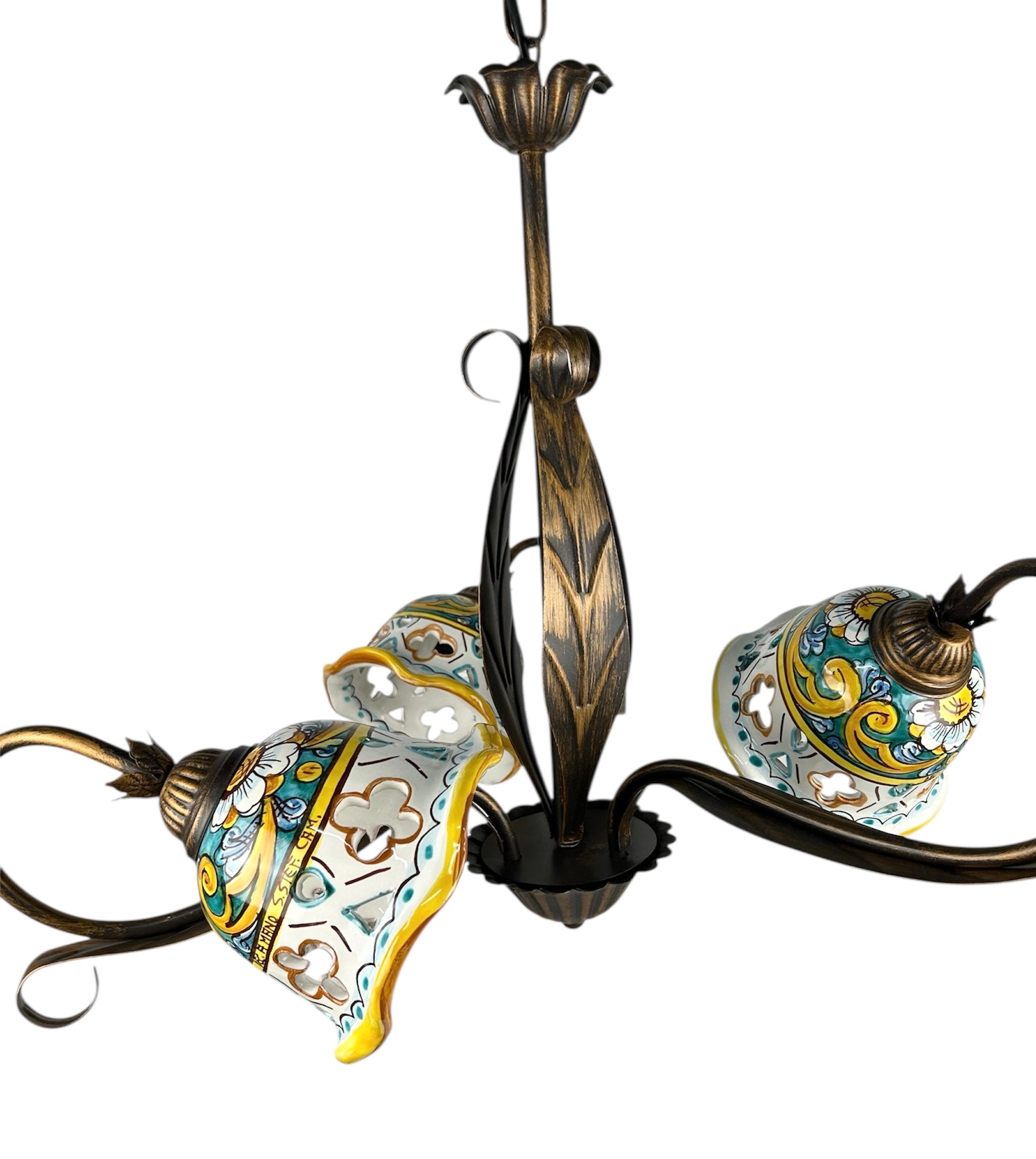 Lampadario a 3 luci in ferro battuto e ceramica realizzato e decorato artigianalmente coll. gomes