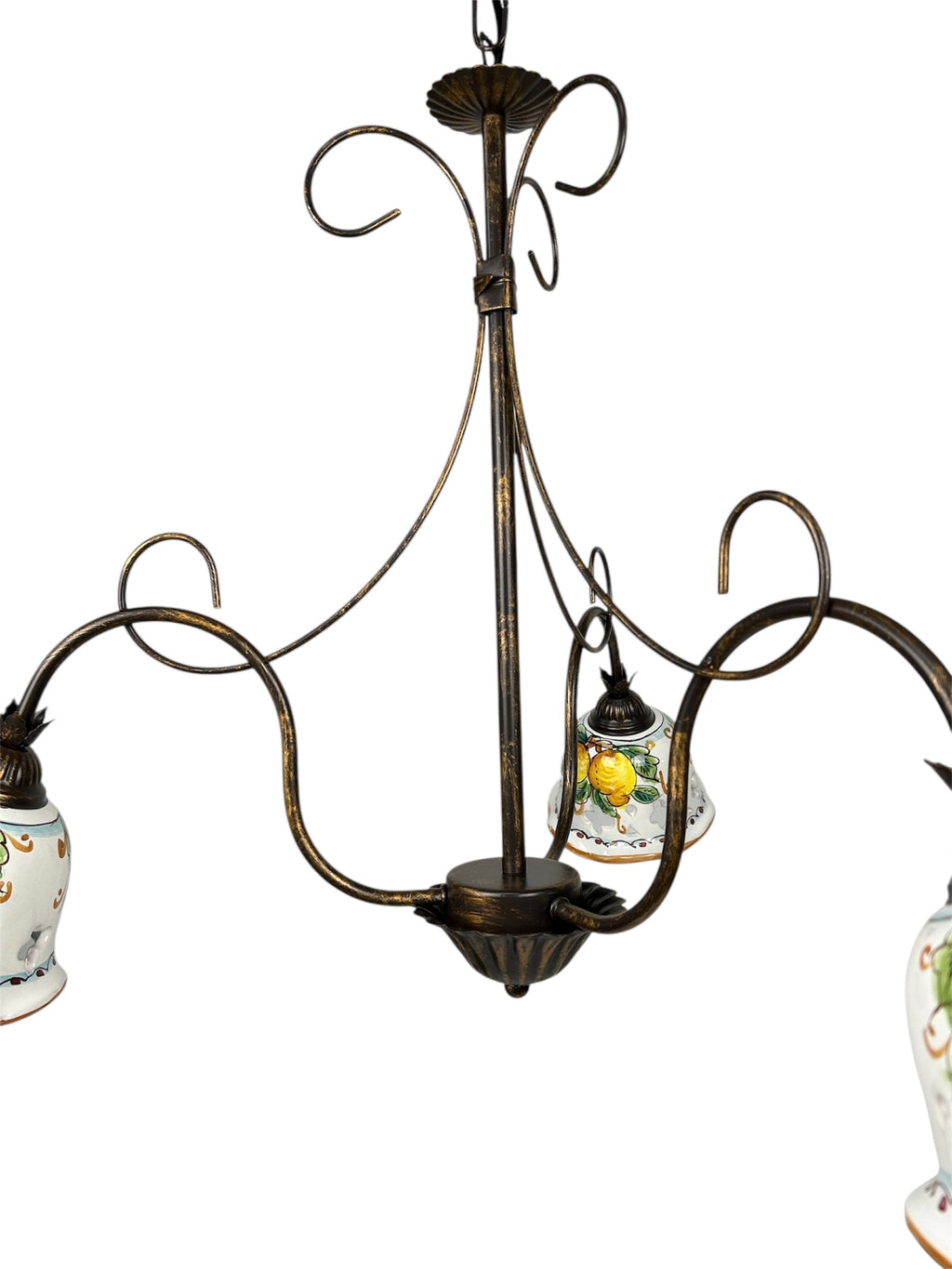 Lampadario a 3 luci in ferro battuto e ceramica siciliana realizzato e decorato artigianalmente coll. limoni