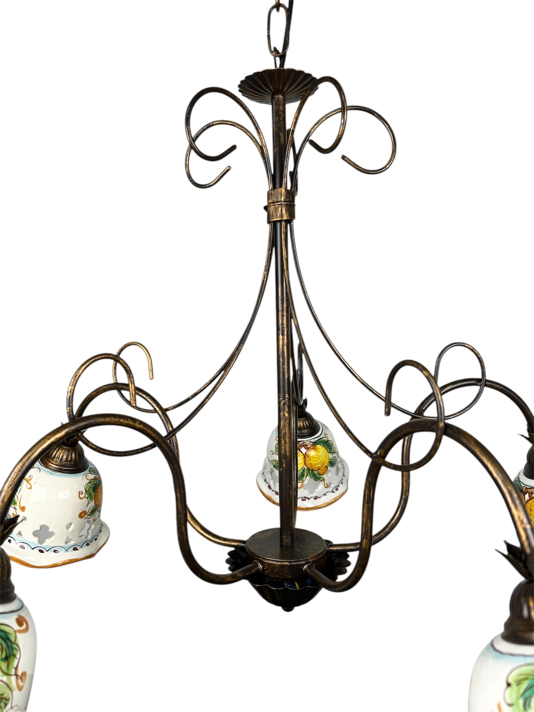 Lampadario a 5 luci in ferro battuto e ceramica siciliana realizzato e decorato artigianalmente coll. limoni