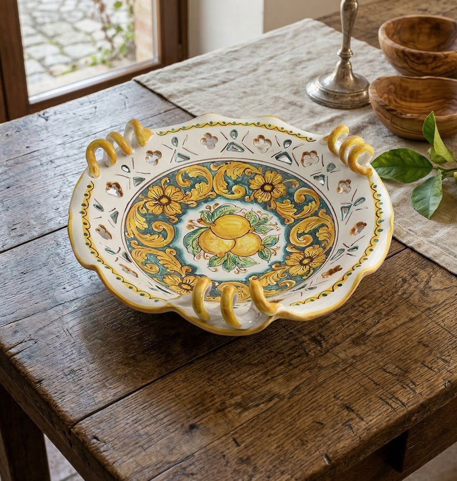 Centrotavola grande in ceramica decorata a mano da ceramisti siciliani limoni art 6