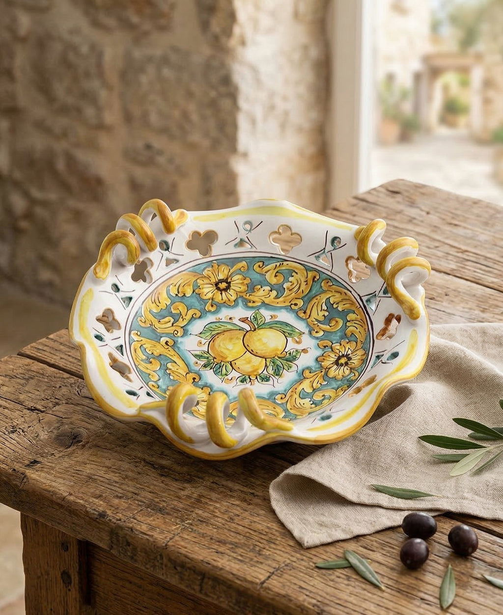 Centrotavola piccolo in ceramica decorata a mano da ceramisti siciliani limoni art 7