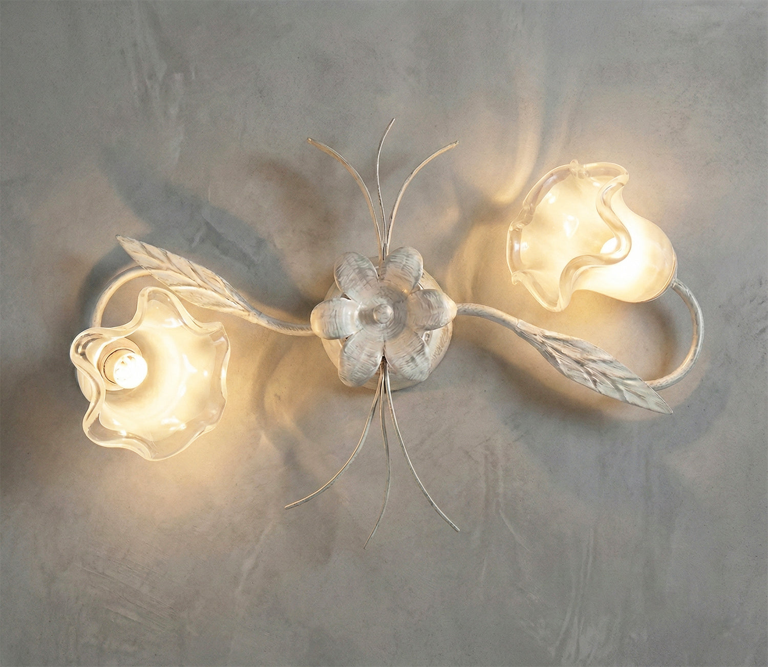 Plafoniera da soffitto moderna a 2 luci in ferro battuto e vetro realizzata artigianalmente coll. venere