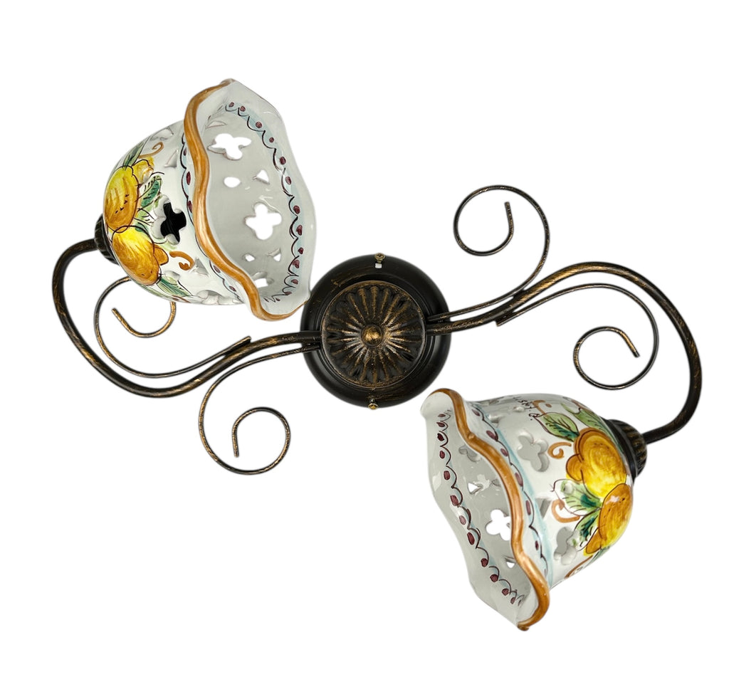 Plafoniera da soffitto a 2 luci in ferro battuto e ceramica siciliana realizzata e decorata artigianalmente coll. limoni