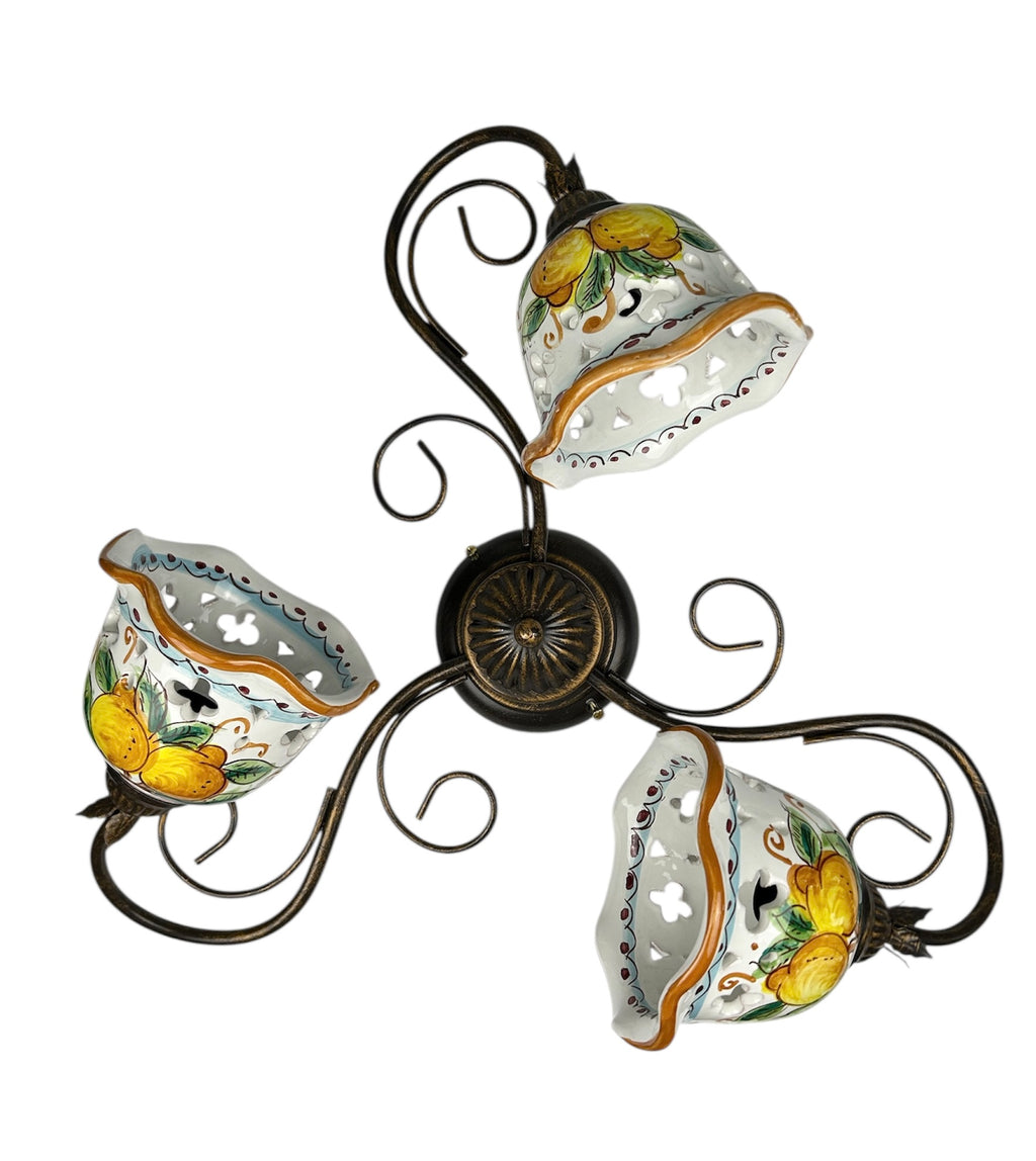 Plafoniera da soffitto a 3 luci in ferro battuto e ceramica siciliana realizzata e decorata artigianalmente coll. limoni