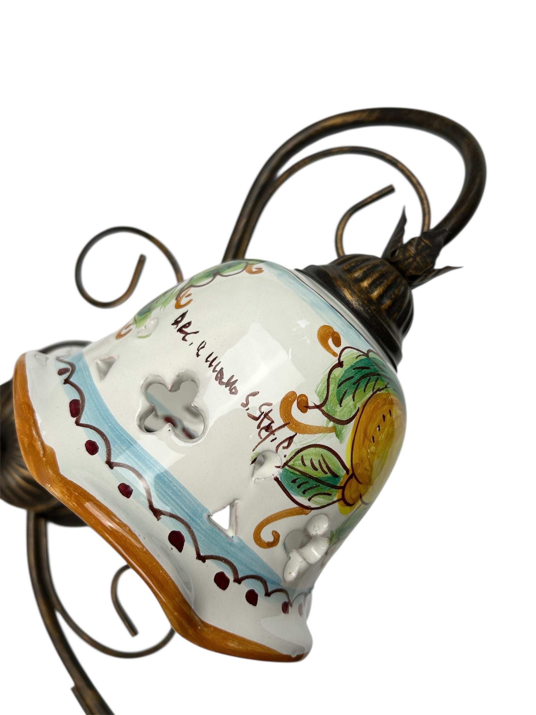 Plafoniera da soffitto a 3 luci in ferro battuto e ceramica siciliana realizzata e decorata artigianalmente coll. limoni