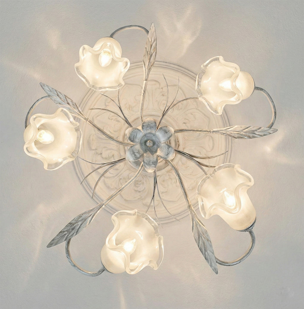 Plafoniera da soffitto moderna a 5 luci in ferro battuto e vetro realizzata artigianalmente coll. venere