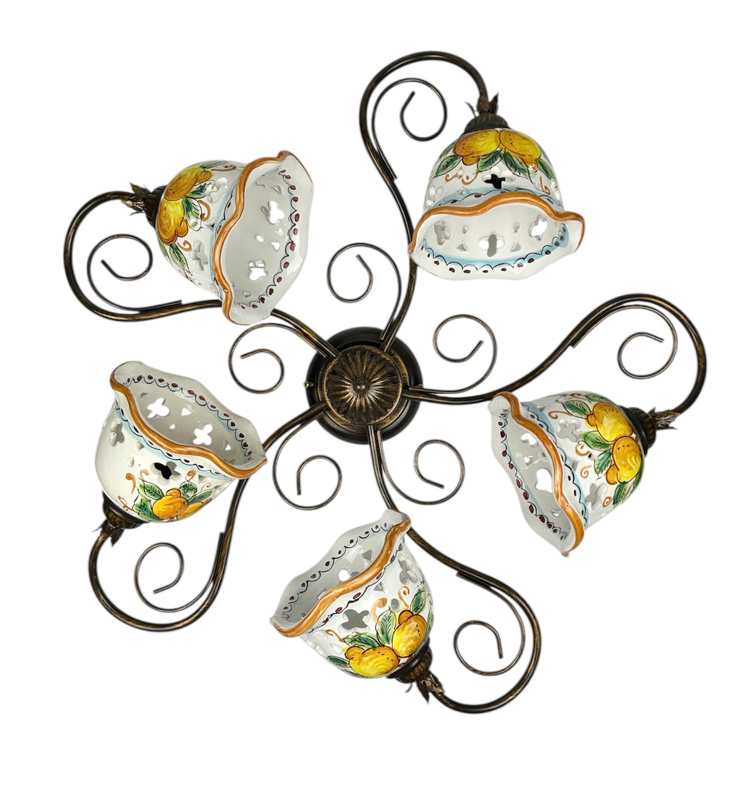 Plafoniera da soffitto a 5 luci in ferro battuto e ceramica siciliana realizzata e decorata artigianalmente coll. limoni