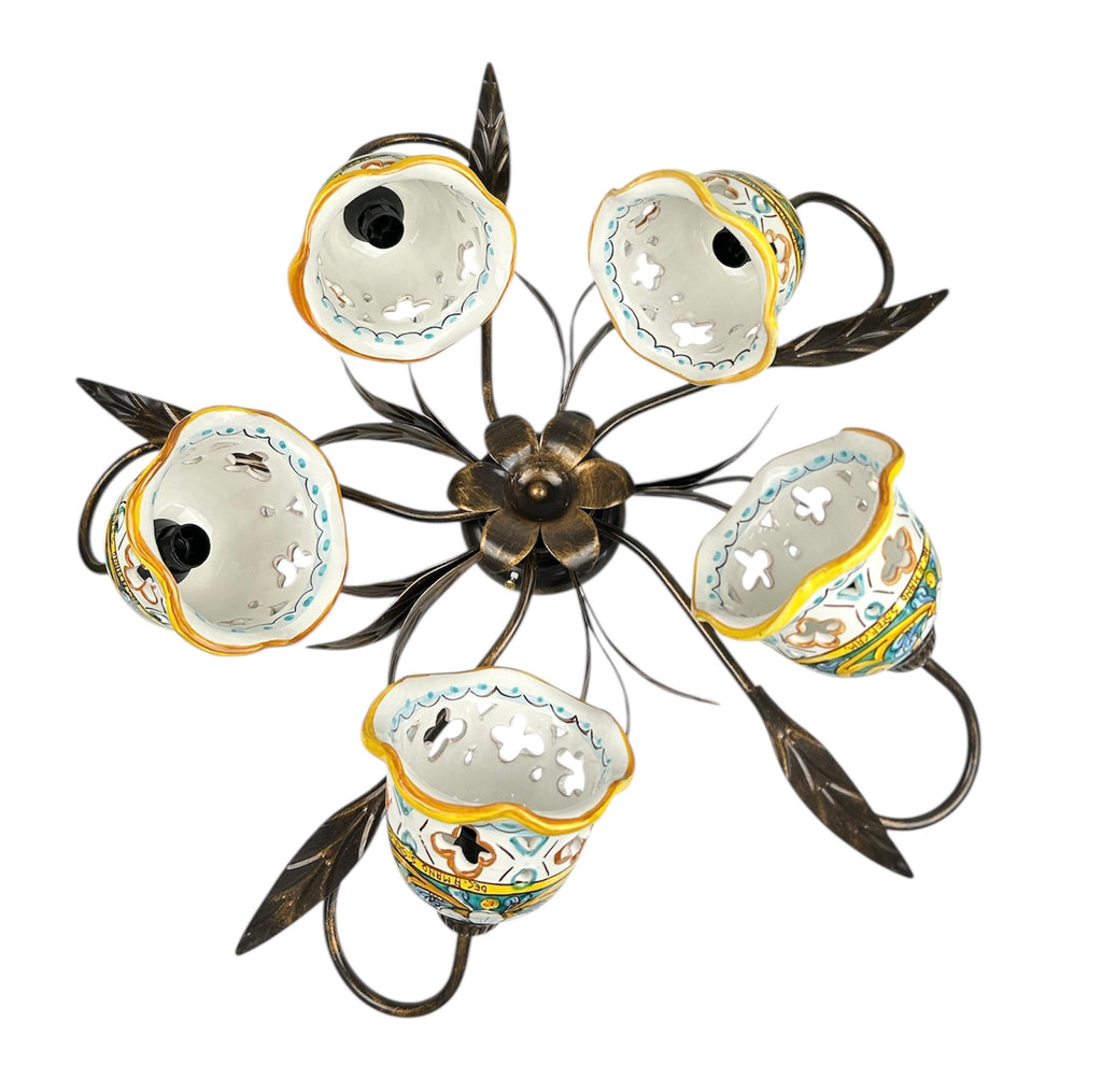 Plafoniera da soffitto a 5 luci in ferro battuto e ceramica siciliana realizzata e decorata artigianalmente coll. gomes