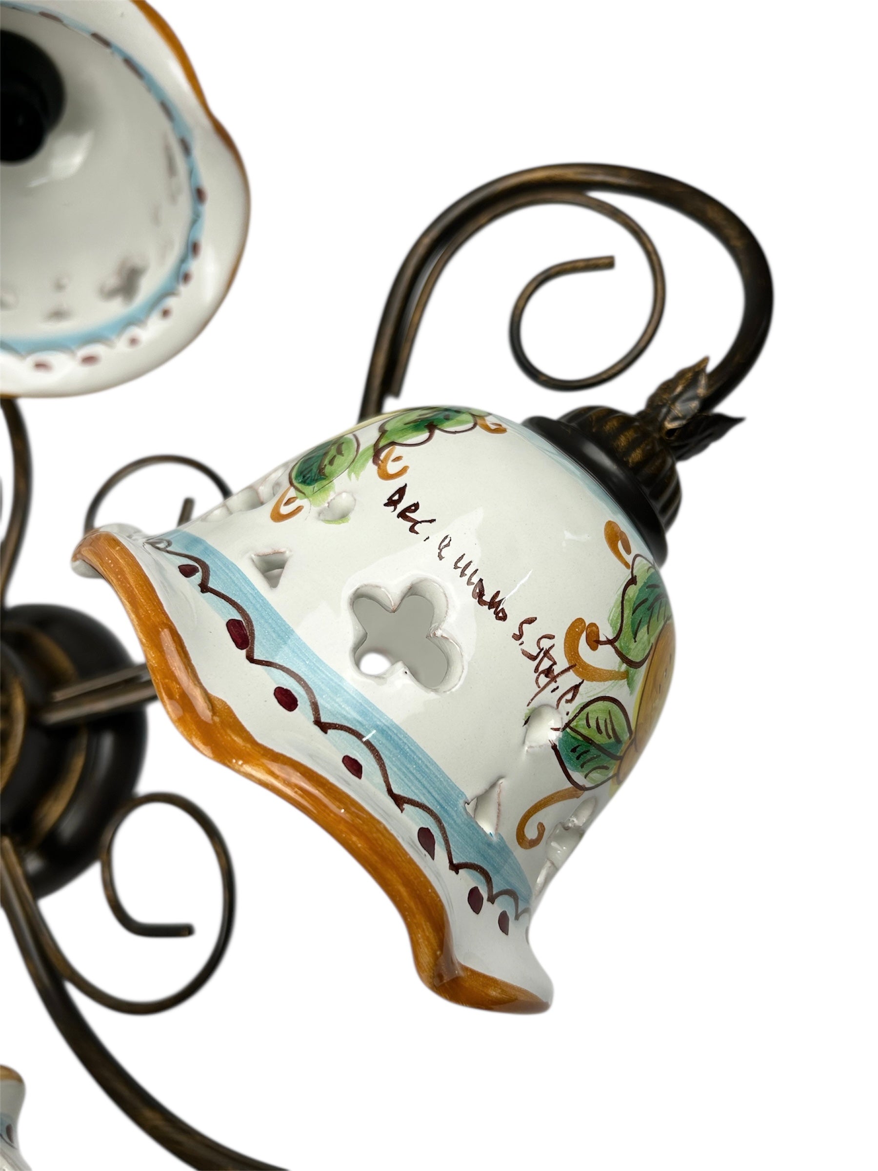 Plafoniera da soffitto a 5 luci in ferro battuto e ceramica siciliana realizzata e decorata artigianalmente coll. limoni