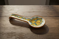 Poggiamestolo in ceramica decorata a mano da ceramisti siciliani gianluca art 25