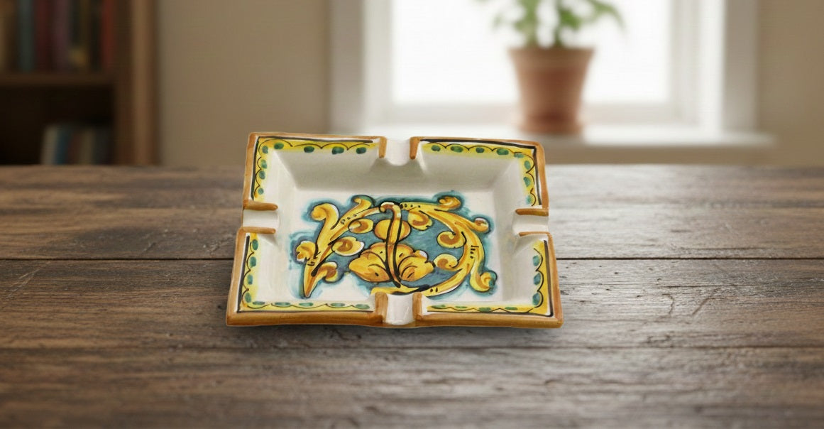 Hand-decorated ceramic ashtray by Sicilian ceramists Gianluca art 27