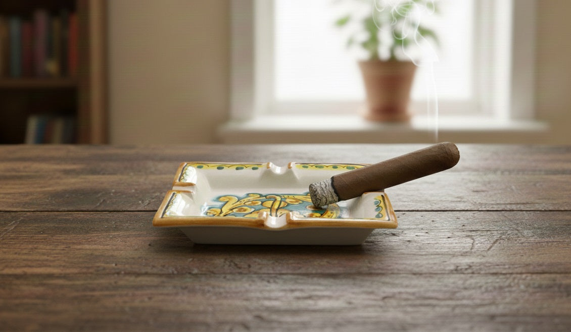 Hand-decorated ceramic ashtray by Sicilian ceramists Gianluca art 27
