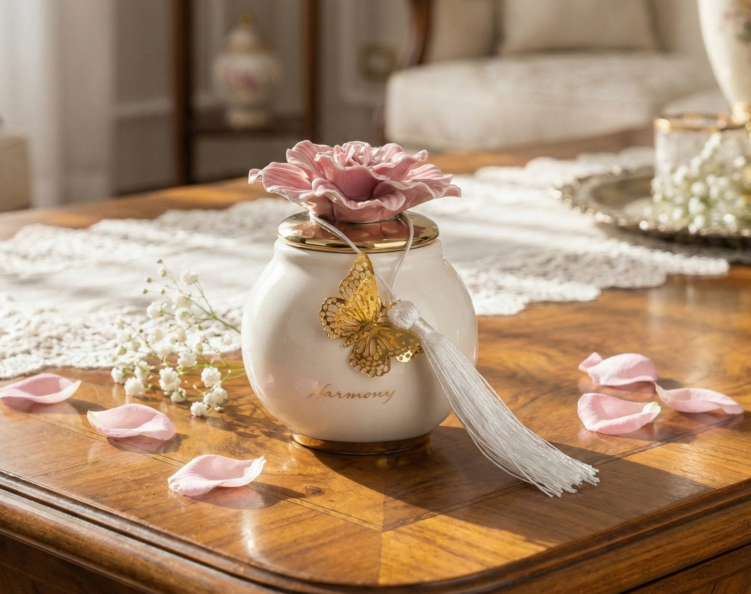 Scatola piccola tonda con fiore e candela profumata decorata con farfalla bomboniera per comunione, cresima, matrimonio Harmony PRMT25056