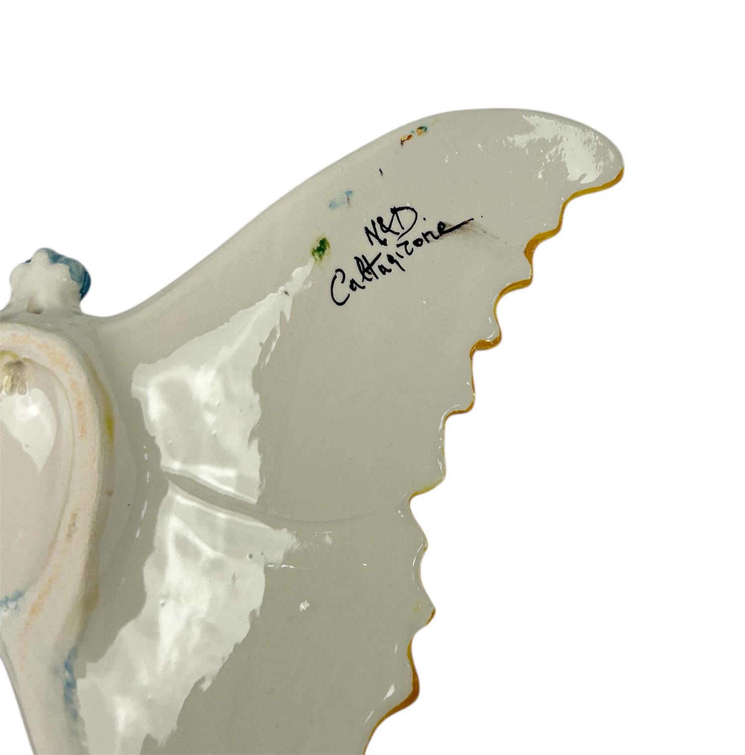 Farfalla in ceramica siciliana di caltagirone realizzata e decorata a mano art. 11