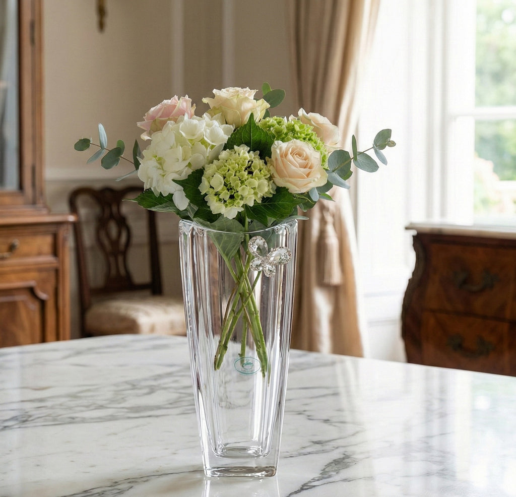 Bomboniera matrimonio vaso in vetro decorato con farfalla in cristallo harmony SNVT23279