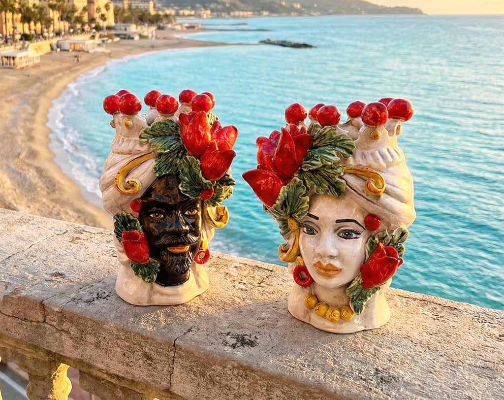 Coppia teste di moro in ceramica siciliana di Caltagirone h 20 cm art. tulipani rossi
