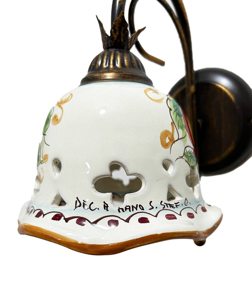 Applique a 1 luce in ceramica siciliana realizzato e decorato artigianalmente dai maestri di santo stefano di camastra art. melograno