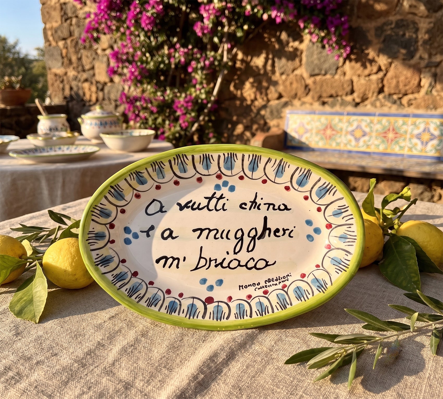 Vassoio proverbio siciliano in ceramica di Caltagirone decorato a mano art 1