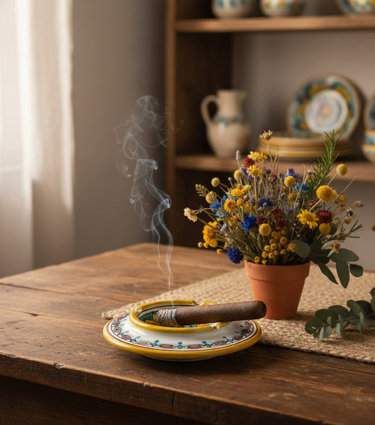 Posacenere rotondo in ceramica decorata a mano da ceramisti siciliani art. gomes